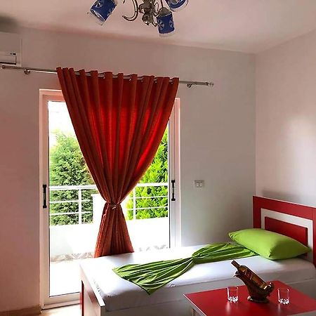 Vila Ahmeti Sarandë エクステリア 写真