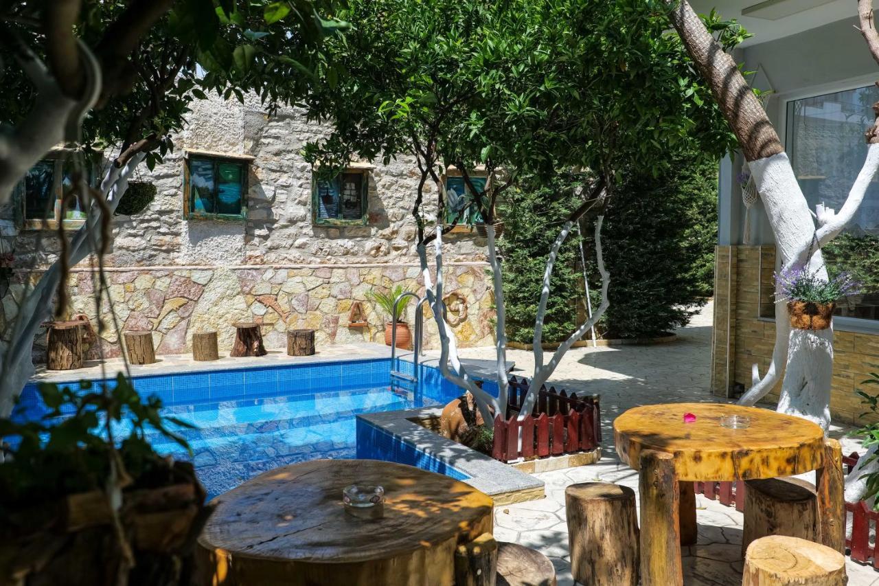 Vila Ahmeti Sarandë エクステリア 写真