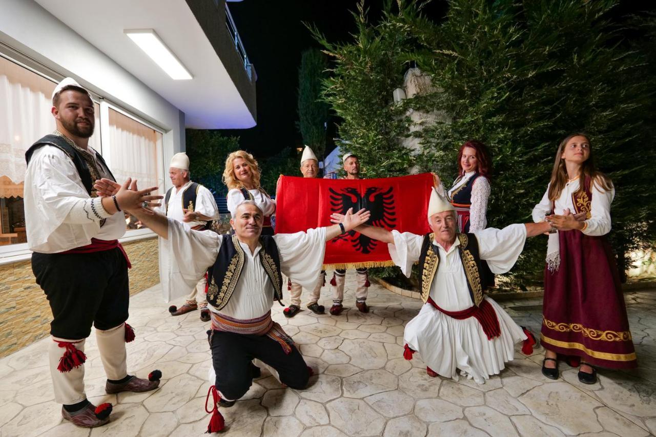Vila Ahmeti Sarandë エクステリア 写真