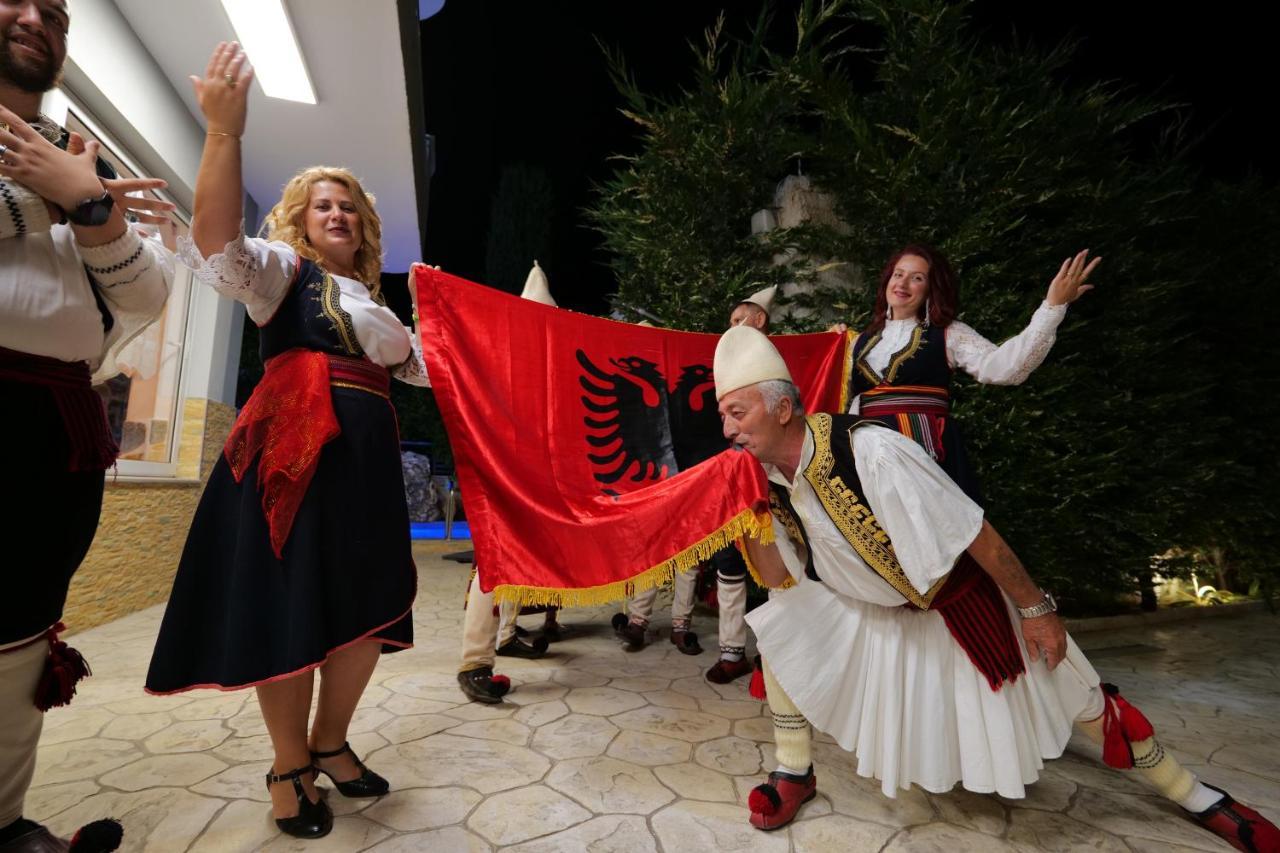 Vila Ahmeti Sarandë エクステリア 写真