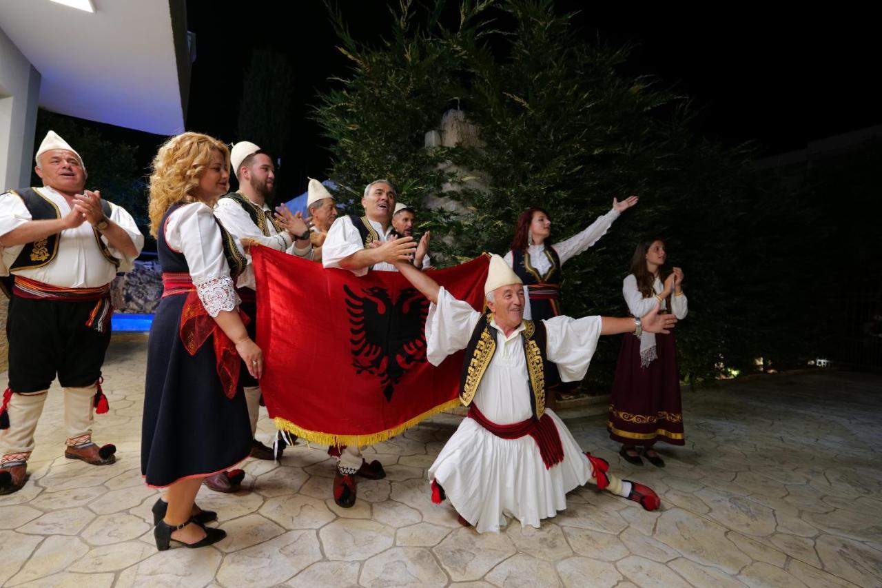 Vila Ahmeti Sarandë エクステリア 写真